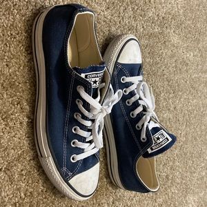 Converse low top unisex Women’s 10, Men’s 8, Blue